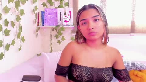 Snapshot of annebull_ chatting on 18, 2, 2025 Anne online show from 18, 2, 2025