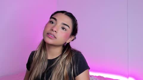 Snapshot of annebull_ chatting on 19, 9, 2025 Anne online show from 19, 9, 2025