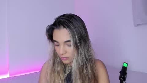 Snapshot of annebull_ chatting on 22, 10, 2025 Anne online show from 22, 10, 2025