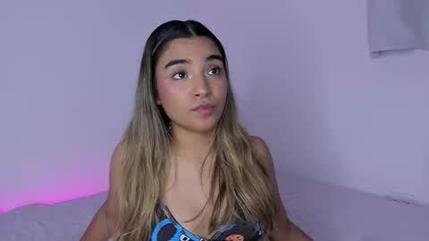 Snapshot of annebull_ chatting on 29, 10, 2025 Anne online show from 29, 10, 2025