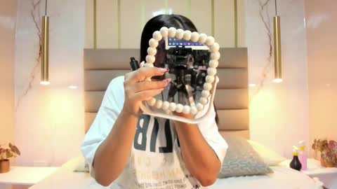 Anne online show from 7, 10, 2025