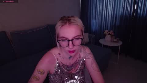 Snapshot of annetenet chatting on 2, 10, 2025 Annet online show from 2, 10, 2025