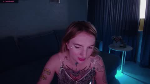 Snapshot of annetenet chatting on 17, 10, 2025 Annet online show from 17, 10, 2025