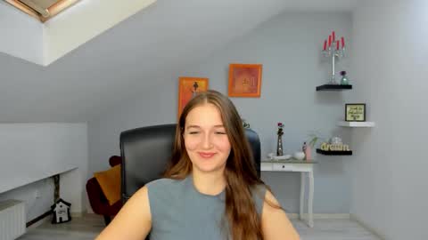 Snapshot of annewilsonn chatting on 4, 11, 2025 annewilsonn online show from 4, 11, 2025