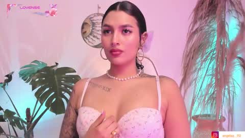 Snapshot of anngel_1 chatting on 12, 10, 2025 Angel online show from 12, 10, 2025