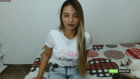 annie cherry independent model online show from 13, 1, 2025