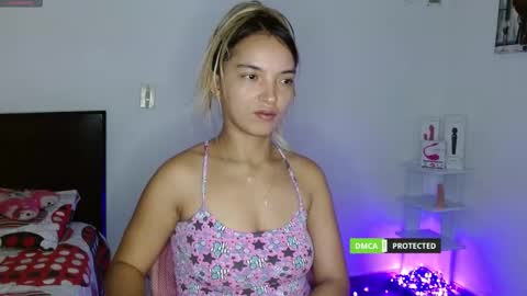 annie cherry independent model online show from 24, 2, 2025