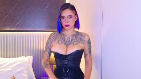 ANNIE HAWK online show from 29, 6, 2026