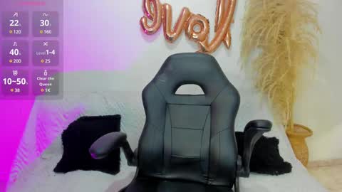 annie_loff online show from 27, 2, 2025