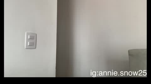 JEANNE no olvides seguirme dont forget follow me  uu online show from 5, 2, 2025