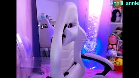 JEANNE no olvides seguirme dont forget follow me  uu online show from 12, 5, 2026