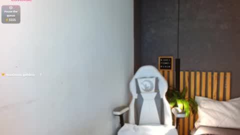 Annie Volker online show from 23, 12, 2025