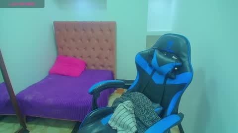 Anniee online show from 28, 2, 2025