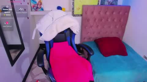 Anniee online show from 15, 7, 2026
