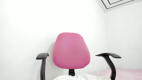 Annie  online show from 21, 2, 2025