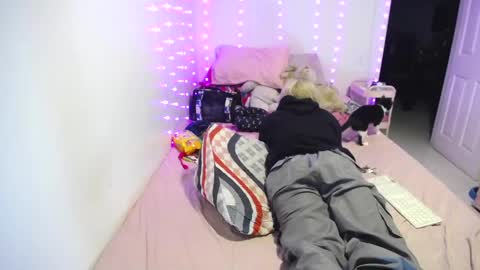  INDEPENDENT MODEL next srteam 240624 online show from 23, 2, 2025