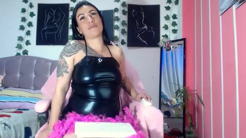 Snapshot of annyevans_ chatting on 5, 2, 2025 online show from 5, 2, 2025