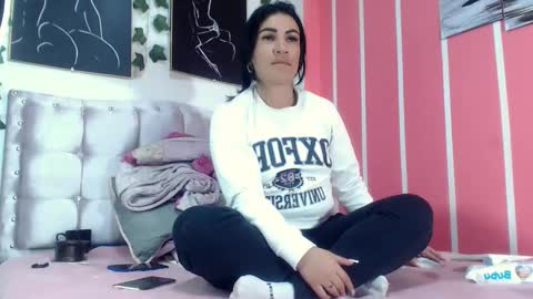 Snapshot of annyevans_ chatting on 17, 2, 2025 online show from 17, 2, 2025