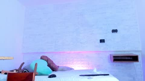 Annyluna online show from 4, 1, 2025