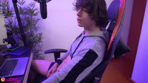 Anthony Buitrago Independent model online show from 28, 2, 2025