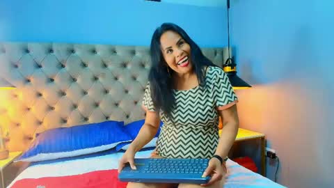 Snapshot of anthonelaa__ chatting on 25, 4, 2026 Anthonelaa online show from 25, 4, 2026
