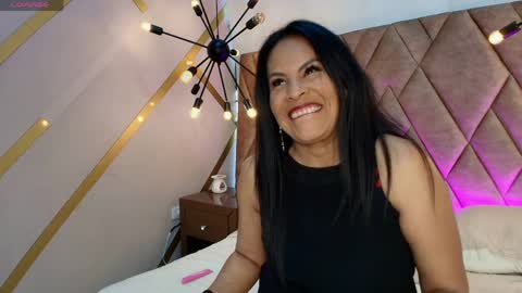 Snapshot of anthonelaa__ chatting on 8, 5, 2026 Anthonelaa online show from 8, 5, 2026
