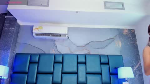 anthonelaDuque online show from 28, 11, 2025