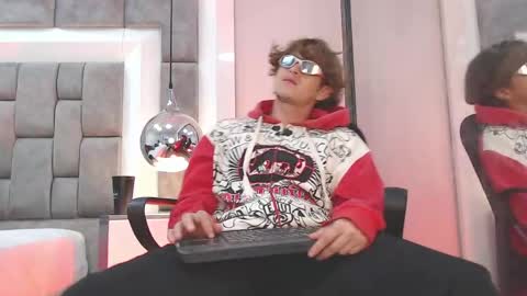Snapshot of anthonystone_ chatting on 4, 6, 2026 Anthonny online show from 4, 6, 2026
