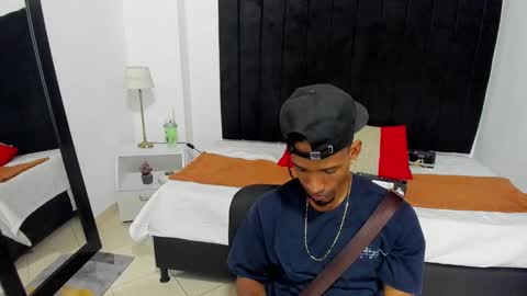 Snapshot of anthoy_wayans chatting on 8, 12, 2024 online show from 8, 12, 2024