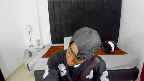 Snapshot of anthoy_wayans chatting on 11, 1, 2025 online show from 11, 1, 2025