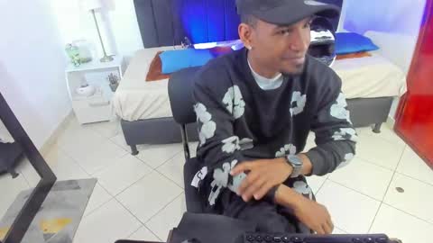 Snapshot of anthoy_wayans chatting on 13, 2, 2025 online show from 13, 2, 2025