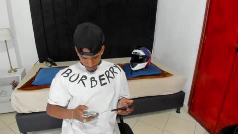 Snapshot of anthoy_wayans chatting on 14, 2, 2025 online show from 14, 2, 2025