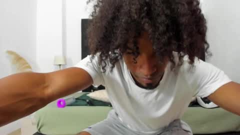 Snapshot of anthoy_wayans chatting on 1, 3, 2025 online show from 1, 3, 2025