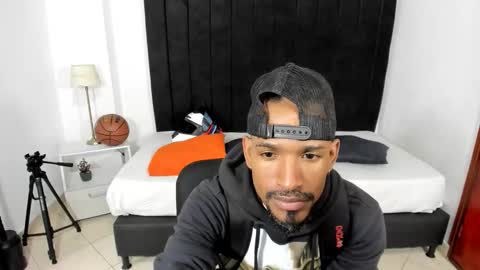 Snapshot of anthoy_wayans chatting on 1, 10, 2025 online show from 1, 10, 2025