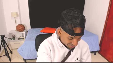 Snapshot of anthoy_wayans chatting on 11, 10, 2025 online show from 11, 10, 2025