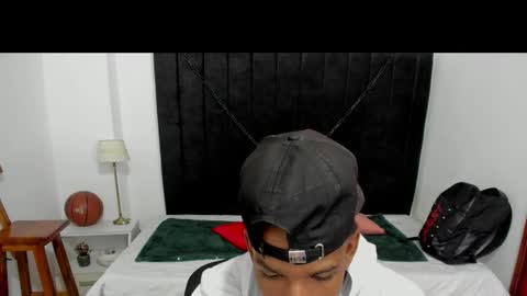 Snapshot of anthoy_wayans chatting on 16, 10, 2025 online show from 16, 10, 2025