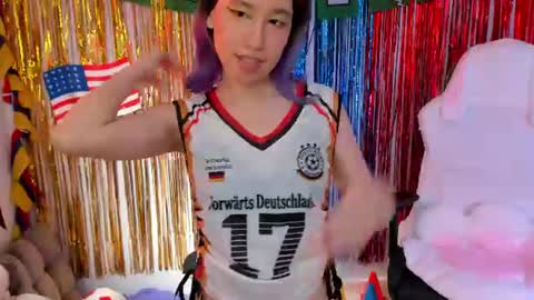 Snapshot of anto_sweet18 chatting on 25, 6, 2026 My birthday is on december 2nd surprise me with a gift from my amazonlist online show from 25, 6, 2026