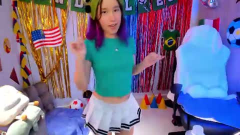 Snapshot of anto_sweet18 chatting on 8, 7, 2026 My birthday is on december 2nd surprise me with a gift from my amazonlist online show from 8, 7, 2026