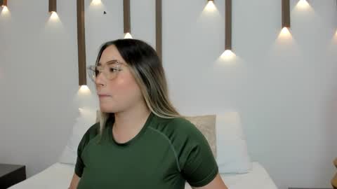 A N T O N E L L A  online show from 31, 1, 2025