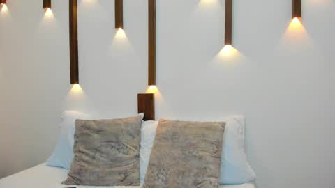 A N T O N E L L A  online show from 27, 2, 2025