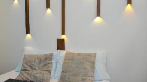 A N T O N E L L A  online show from 27, 2, 2025