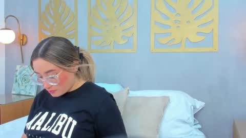 A N T O N E L L A  online show from 12, 3, 2025