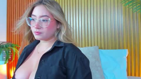 A N T O N E L L A  online show from 22, 9, 2025