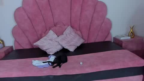 antonella_foxxxx online show from 4, 6, 2026