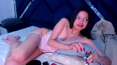 antonella_hyh online show from 4, 8, 2026