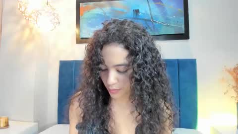 AntonellaHall  online show from 25, 10, 2025