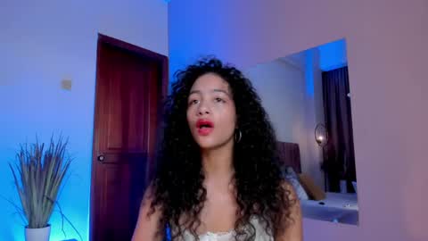 AntonellaHall  online show from 14, 5, 2026