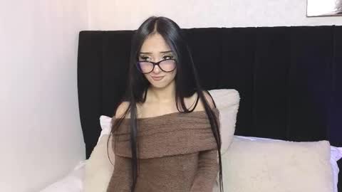 Snapshot of antonellariva_ chatting on 4, 12, 2025 antonellariva_ online show from 4, 12, 2025