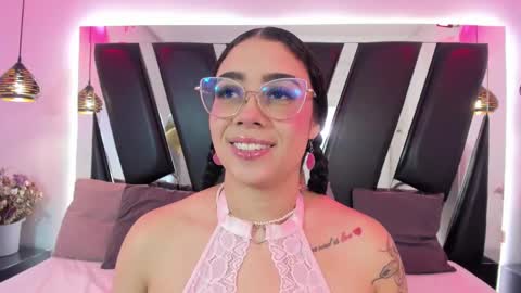 A N T O N E L L E  online show from 14, 11, 2025