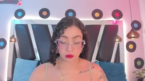A N T O N E L L E  online show from 6, 8, 2026